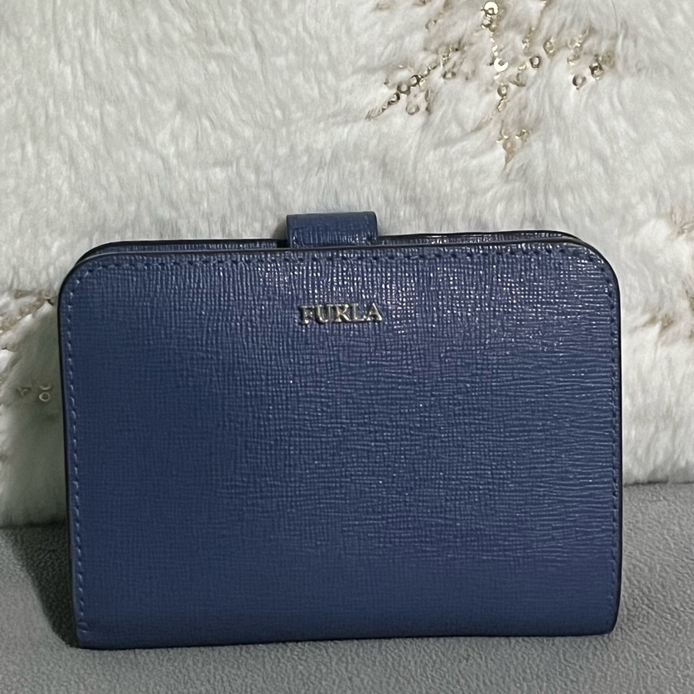 💙✨FURLA SAFFIANO LEATHER WALLET BLUE WITH GOLD ZIPPER/ ✨BRAND NEW